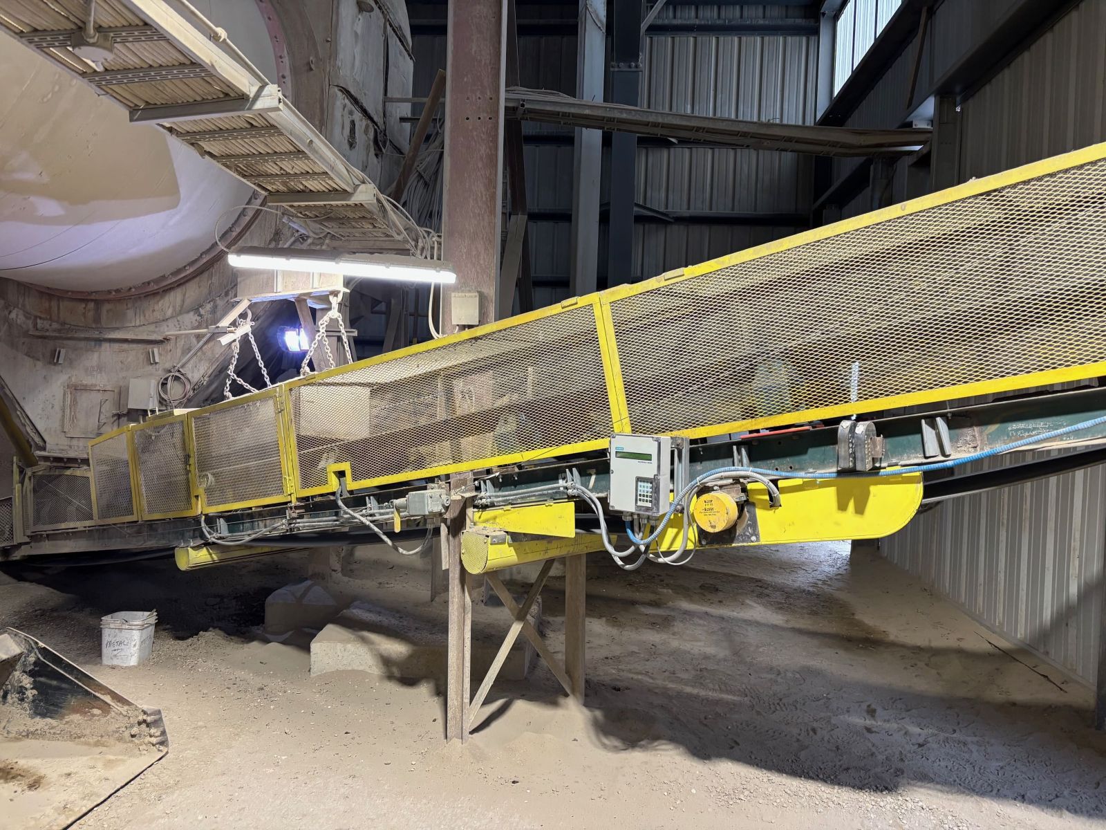 In-plant inclined conveyor with Siemens weighing electronics